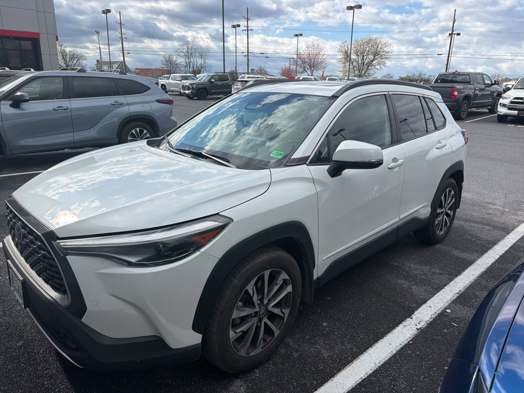 Used 2023 Toyota Corolla Cross XLE w/ Convenience Package