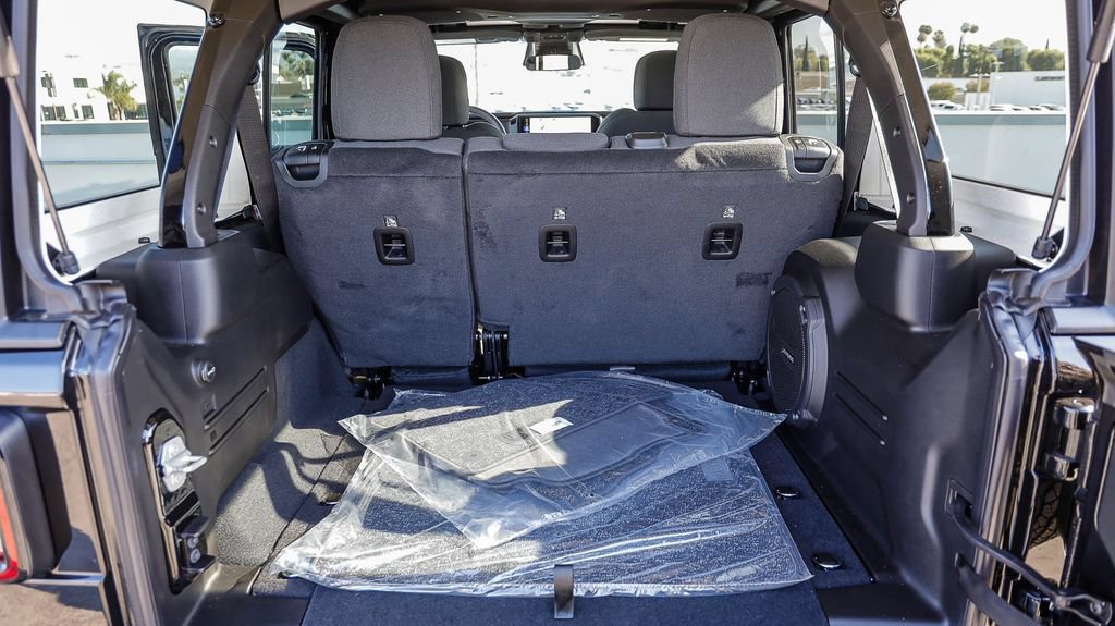 New 2026 Jeep Wrangler Unlimited Sport AWD/4WD image 31