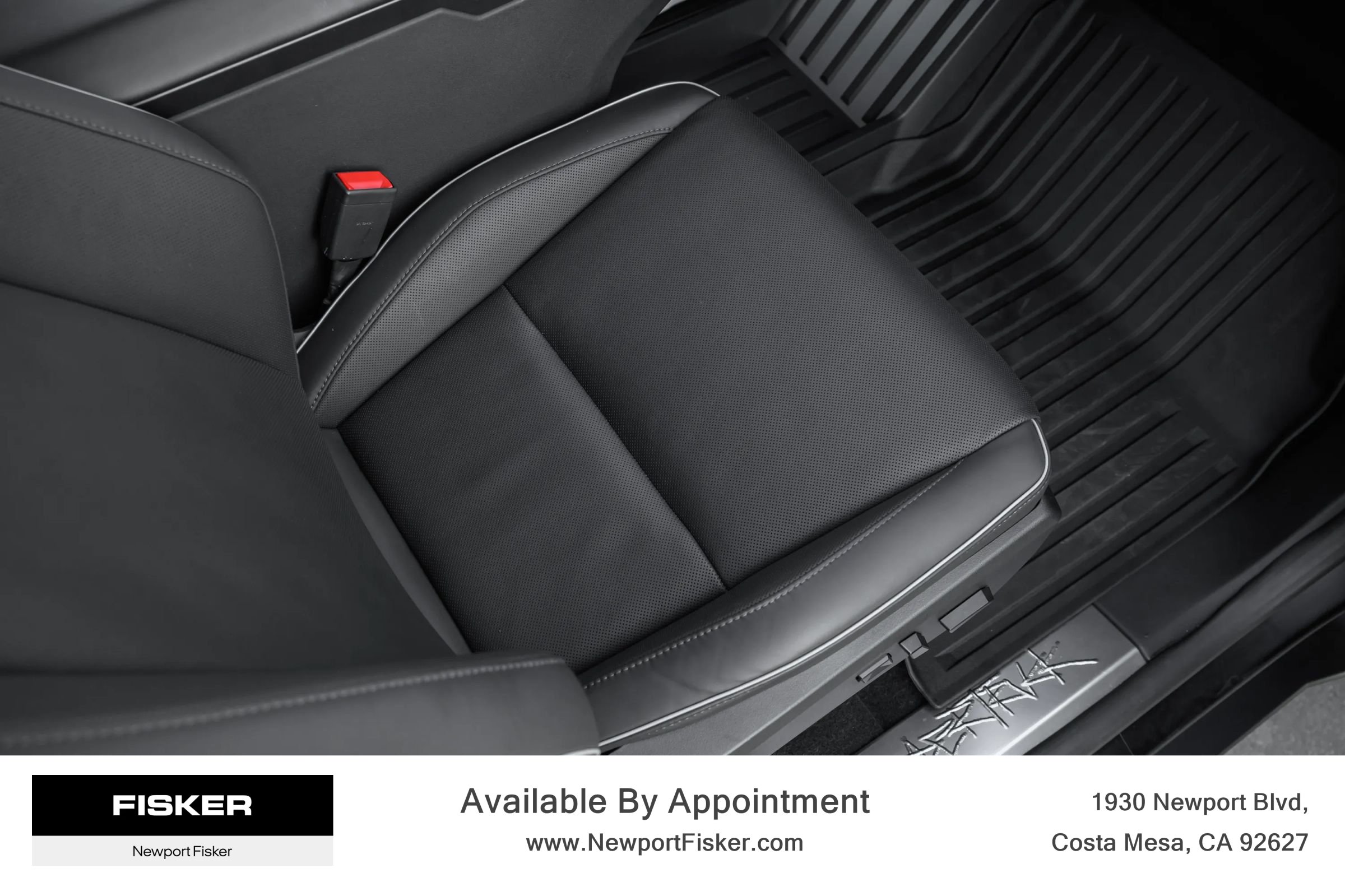 Used 2024 Tesla Cybertruck AWD Crew Cab image 31