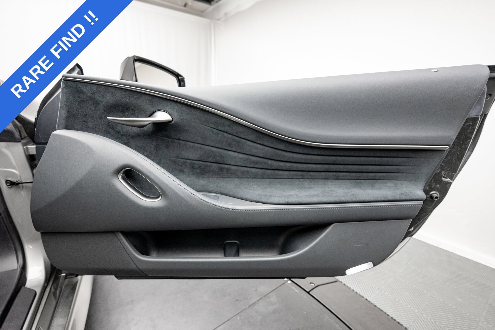 Used 2021 Lexus LC 500 Coupe w/ Touring Package RWD image 27