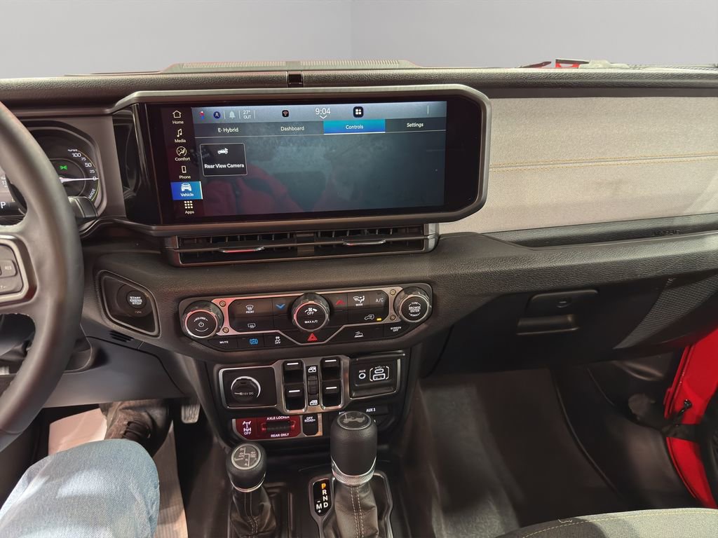 Used 2025 Jeep Wrangler Willys image 24