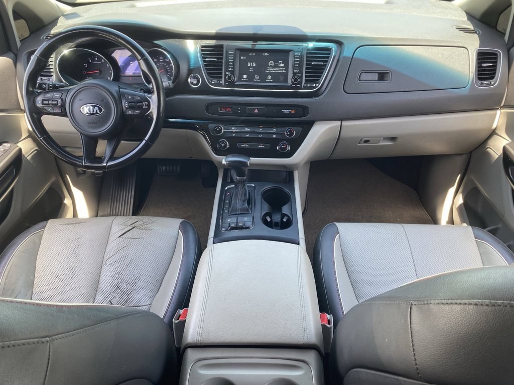 Used 2017 Kia Sedona LX w/ LX Essentials Premium Package FWD image 14