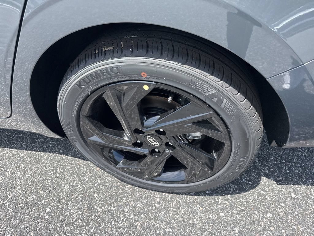 New 2026 Hyundai Elantra Sport FWD image 17
