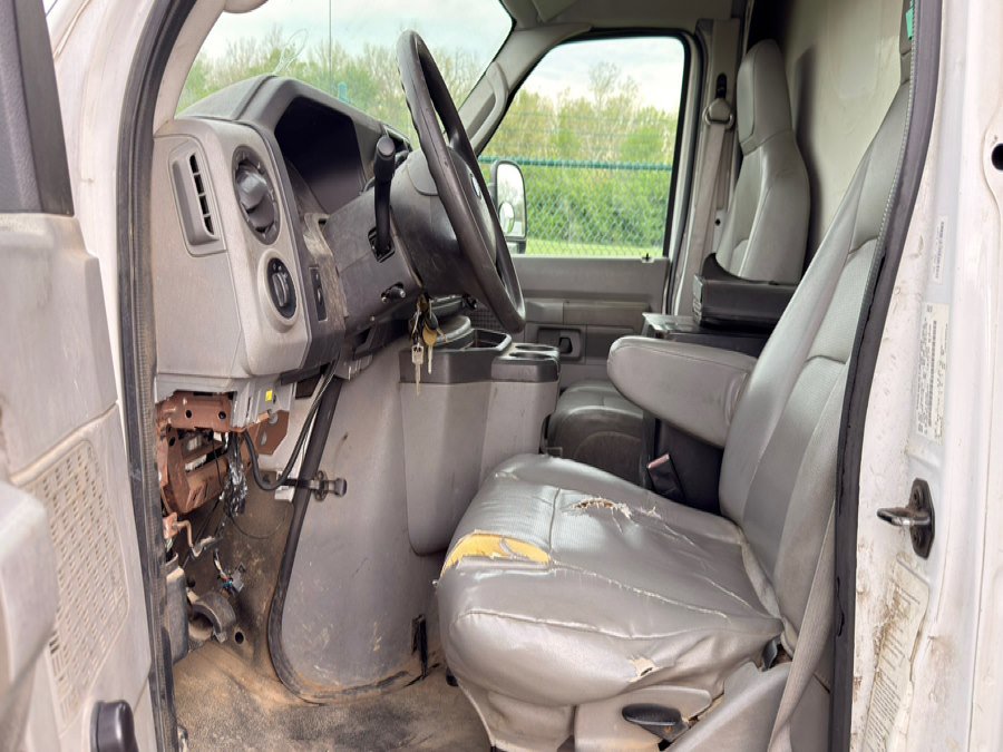 Used 2011 Ford E-350 and Econoline 350 Super Duty RWD image 16