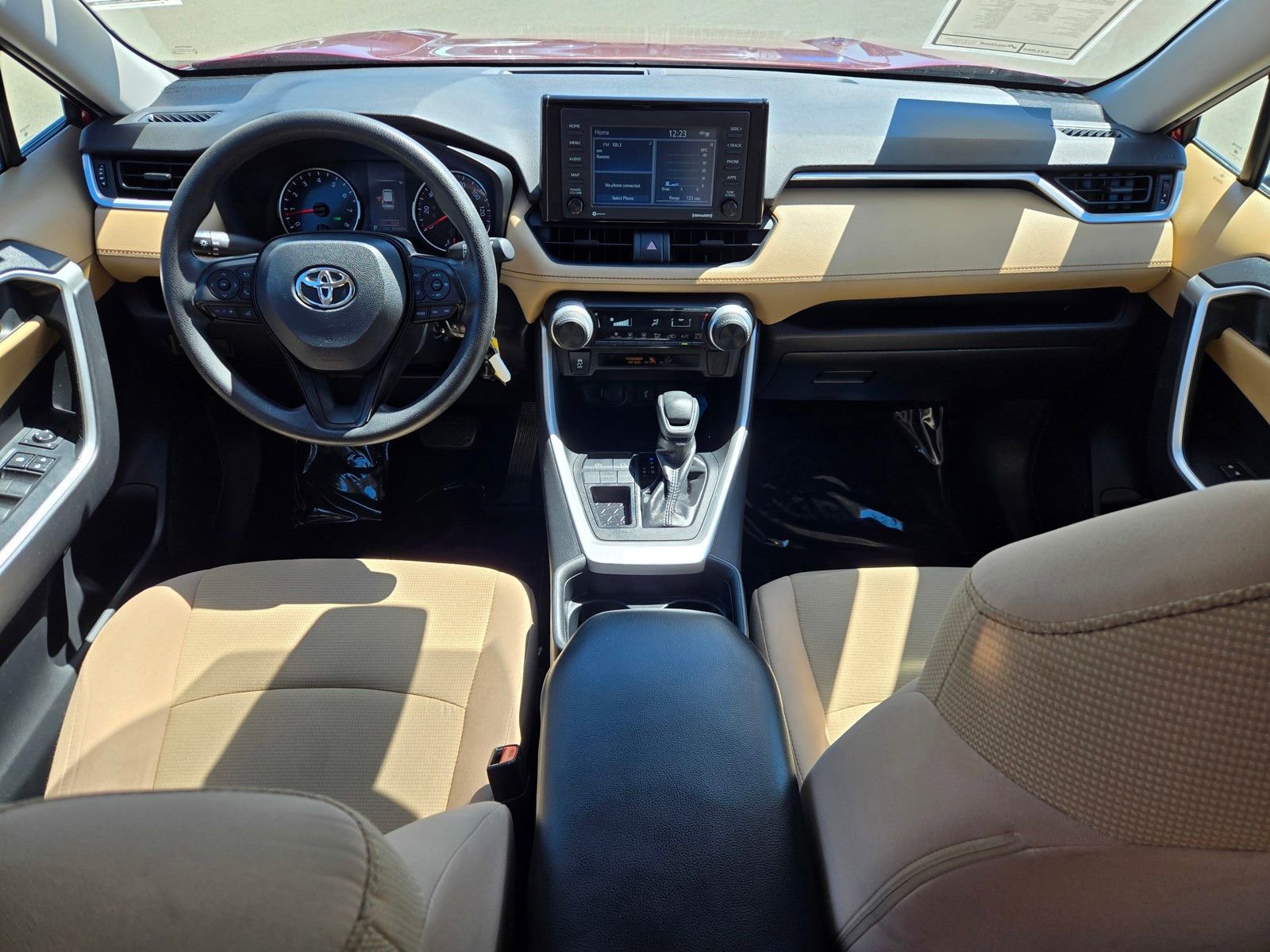 Used 2021 Toyota RAV4 LE FWD image 13