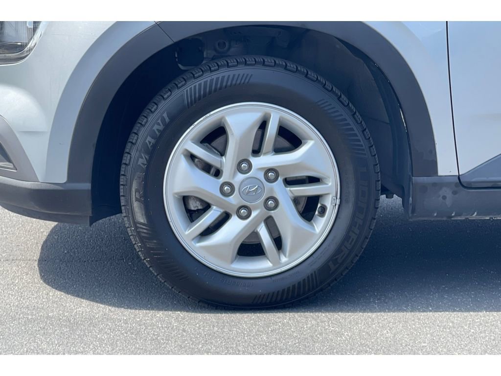 Used 2021 Hyundai Venue SE image 39