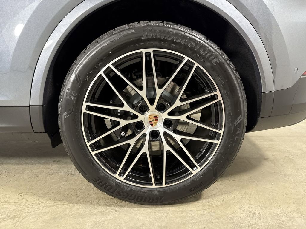 New 2026 Porsche Cayenne image 14
