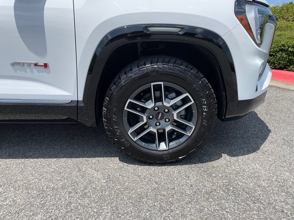 Used 2026 GMC Terrain AT4 w/ Technology Package II AWD/4WD image 30