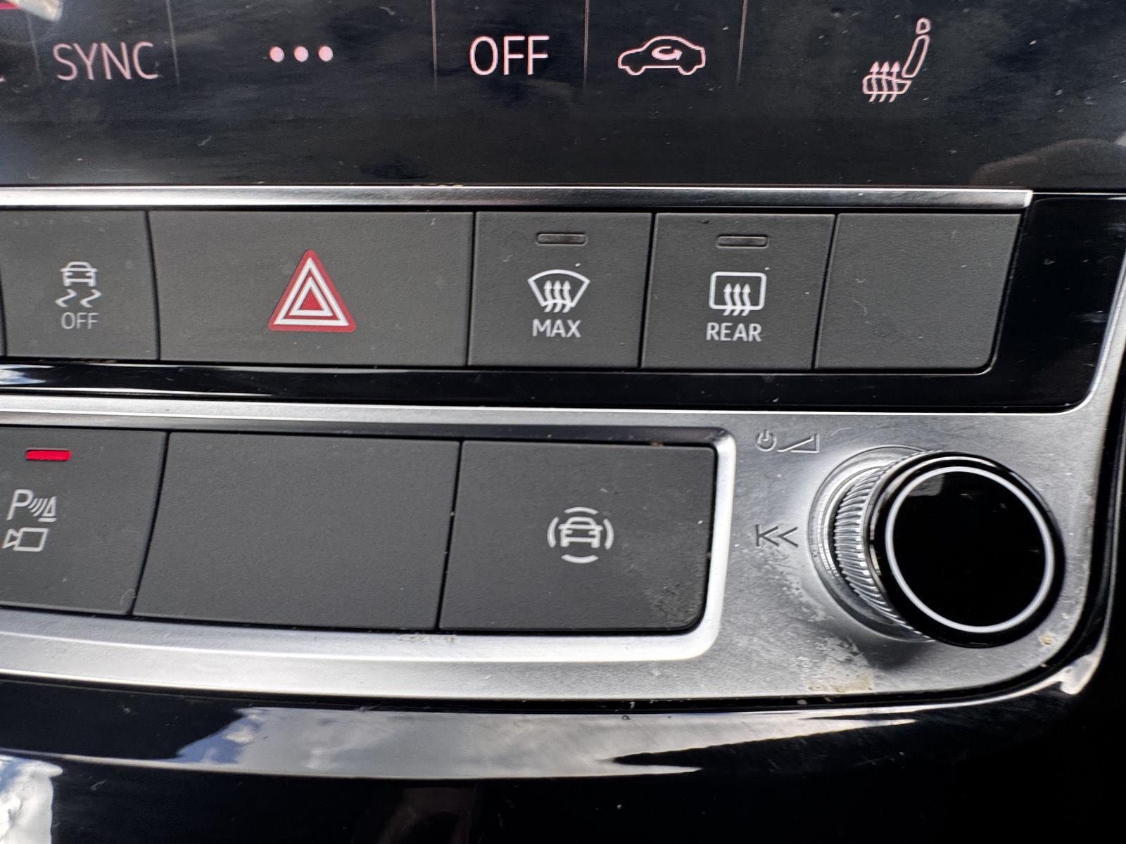 Used 2025 Audi Q8 Premium AWD/4WD image 27