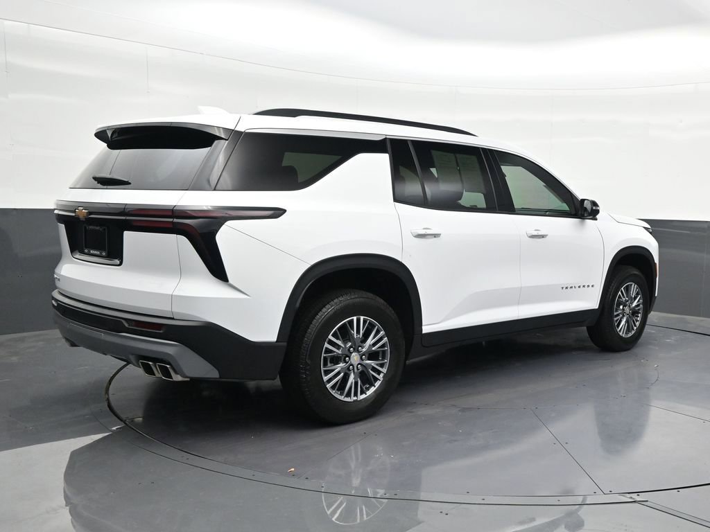 Used 2025 Chevrolet Traverse LT w/ Driver Confidence Package FWD image 5