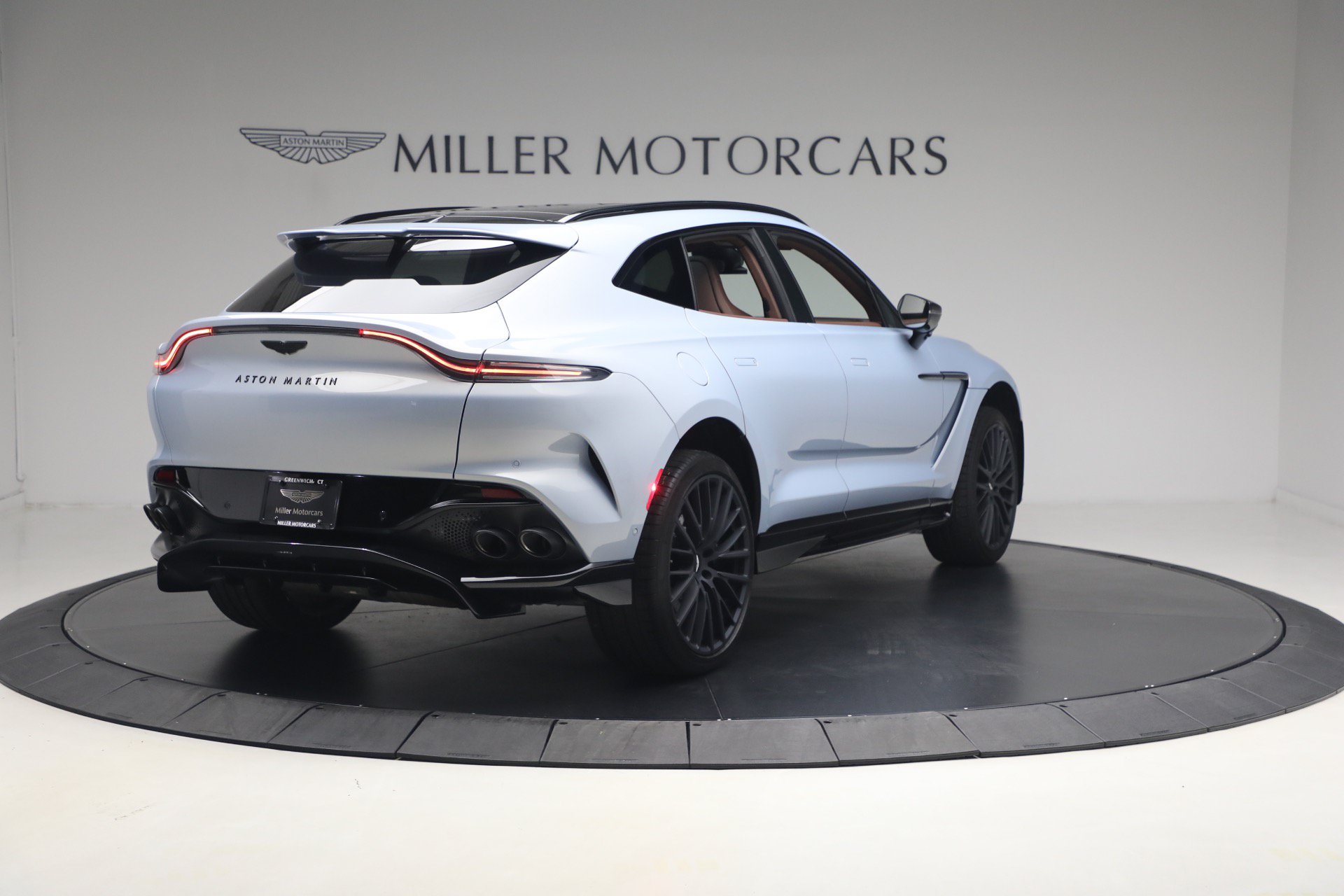 Used 2026 Aston Martin DBX 707 AWD/4WD image 7