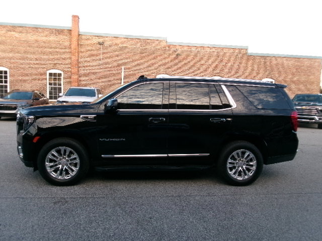 Used 2023 GMC Yukon SLT w/ SLT Premium Package image 6