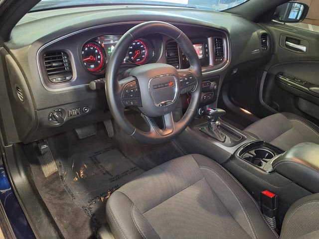 Used 2016 Dodge Charger SE w/ Blacktop Package image 4