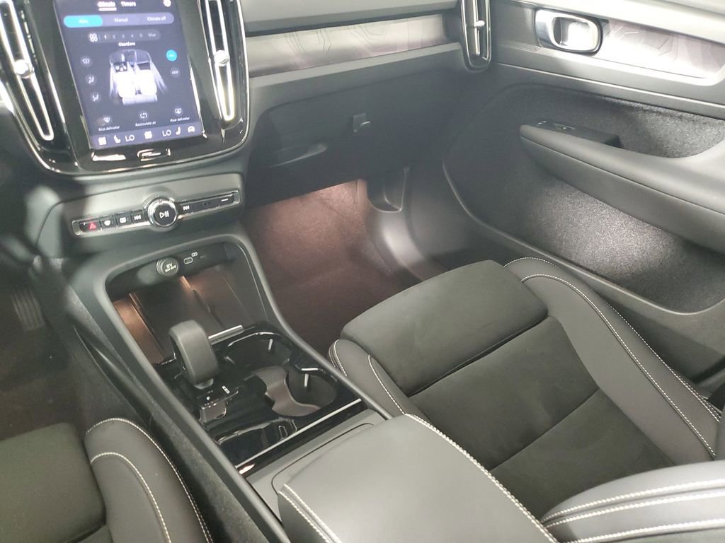 Used 2023 Volvo C40 P8 Recharge Plus image 19