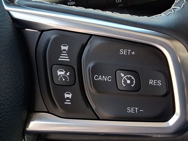 Used 2022 Jeep Wrangler Unlimited Sahara w/ Cold Weather Group AWD/4WD image 22