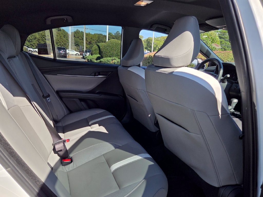 Used 2025 Toyota Camry SE FWD image 14