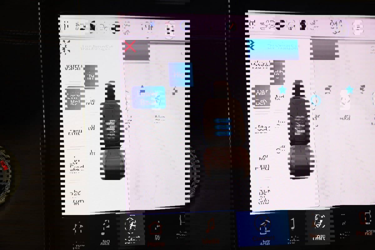 Used 2023 Jeep Grand Cherokee Summit w/ Luxury Tech Group V image 11