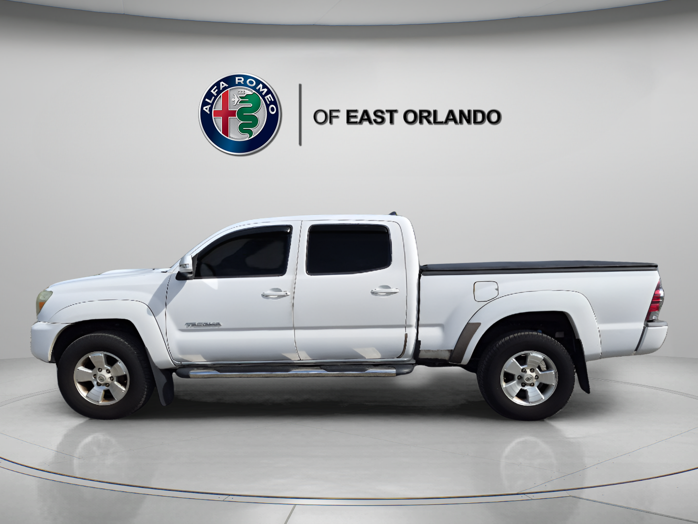 Used 2015 Toyota Tacoma PreRunner w/ TRD Sport Package RWD image 4