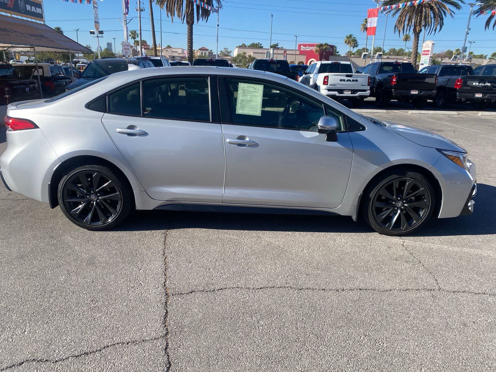 Used 2024 Toyota Corolla SE w/ SE Package FWD image 4