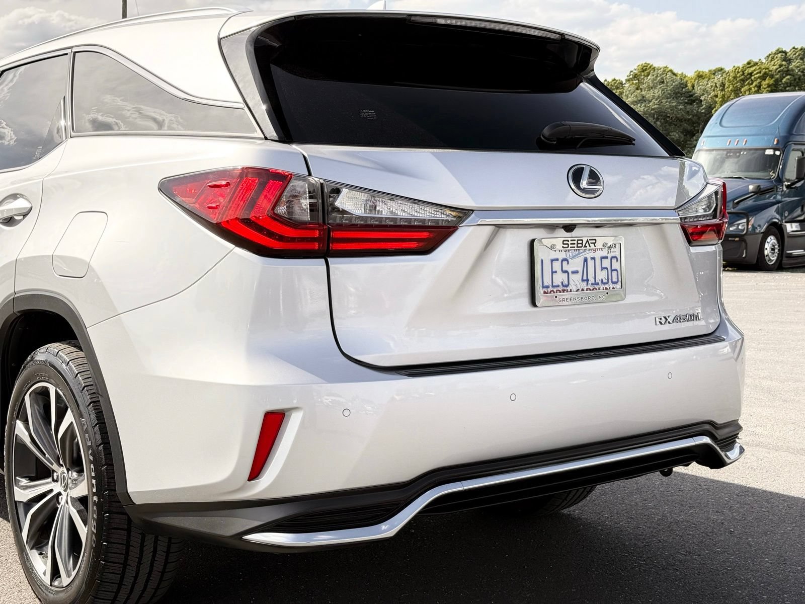 Used 2018 Lexus RX 450hL Premium w/ Premium Package AWD/4WD image 4