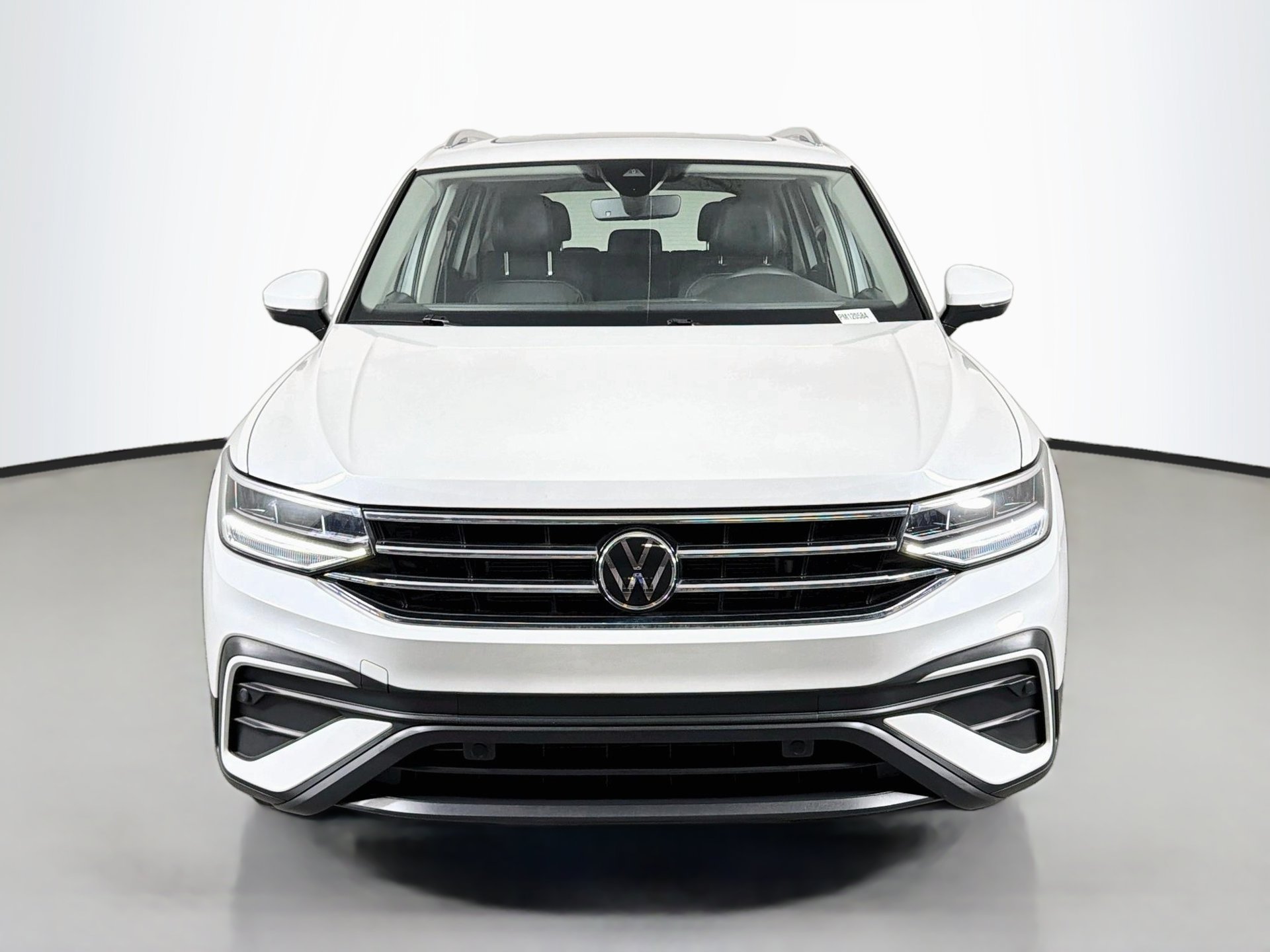 Certified 2023 Volkswagen Tiguan SE FWD image 2
