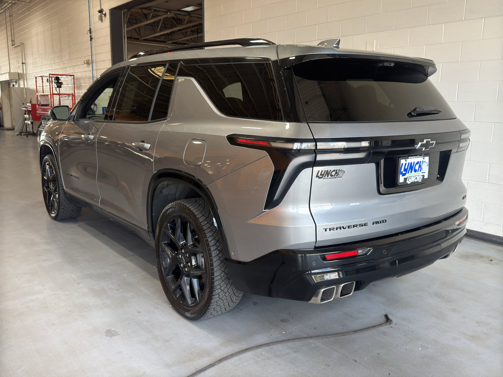 Used 2025 Chevrolet Traverse RS AWD/4WD image 3