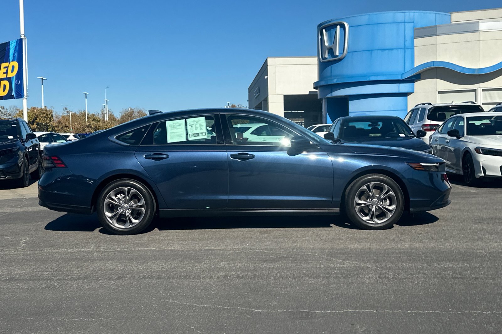 Used 2023 Honda Accord EX image 2