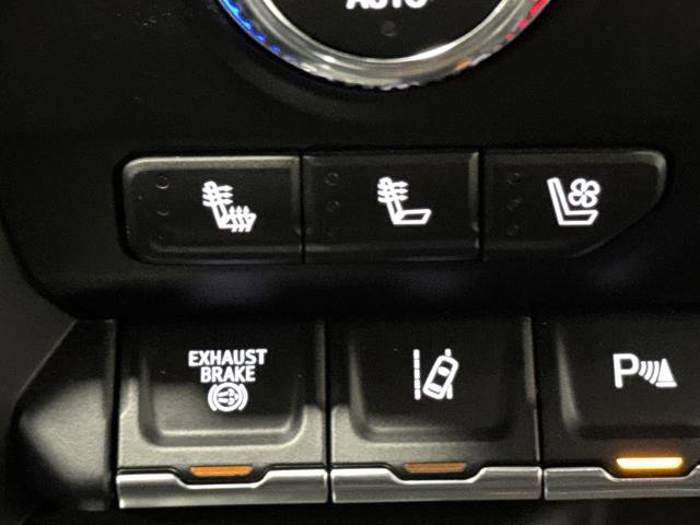 Used 2022 GMC Sierra 2500 AT4 w/ AT4 Premium Plus Package AWD/4WD image 8