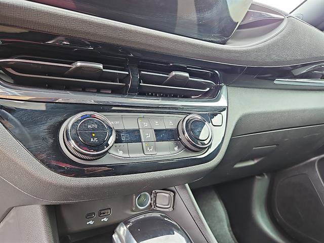 Used 2025 Buick Envista Sport Touring w/ Convenience I Package image 19