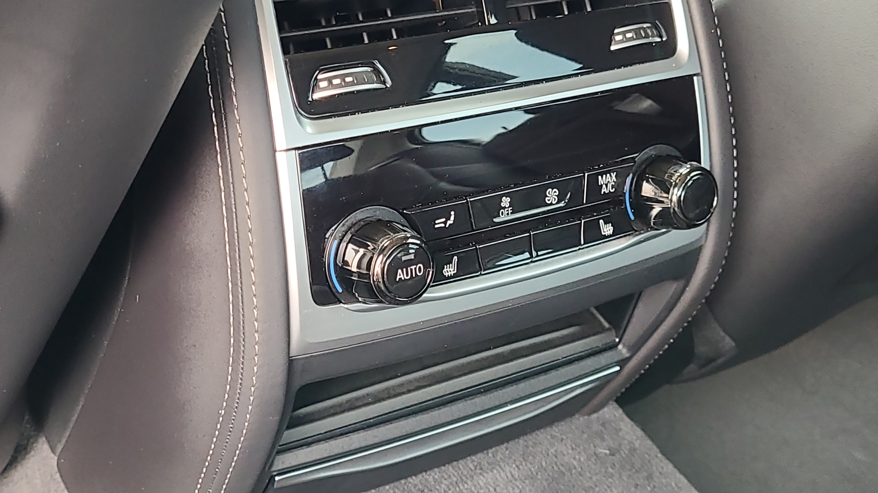 Used 2022 BMW 750i xDrive w/ Executive Package AWD/4WD image 16