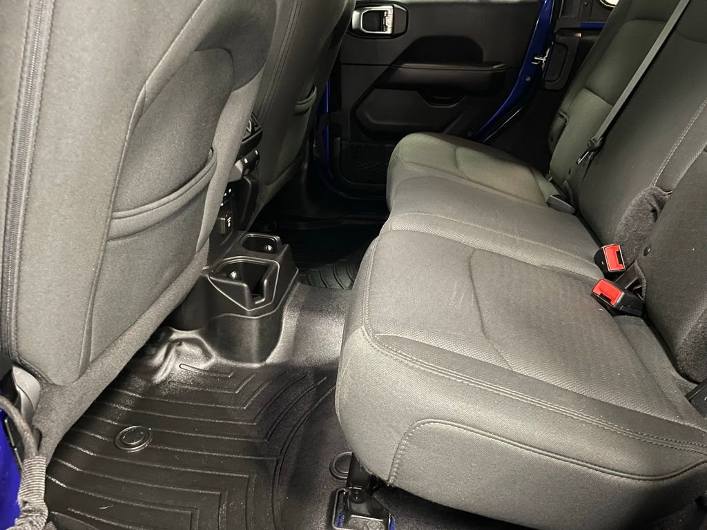 Used 2018 Jeep Wrangler Unlimited Sahara image 22