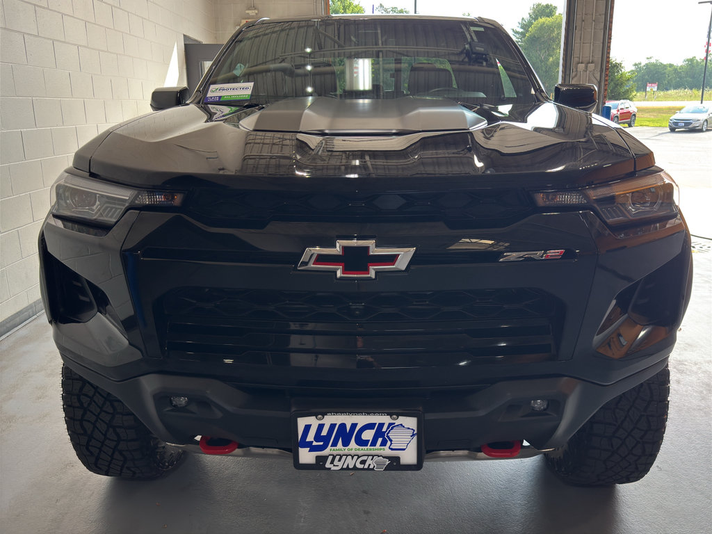 Used 2026 Chevrolet Colorado ZR2 w/ Technology Package AWD/4WD image 8