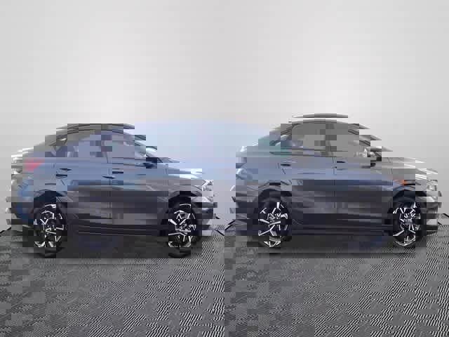 Used 2023 Kia Forte LXS image 4