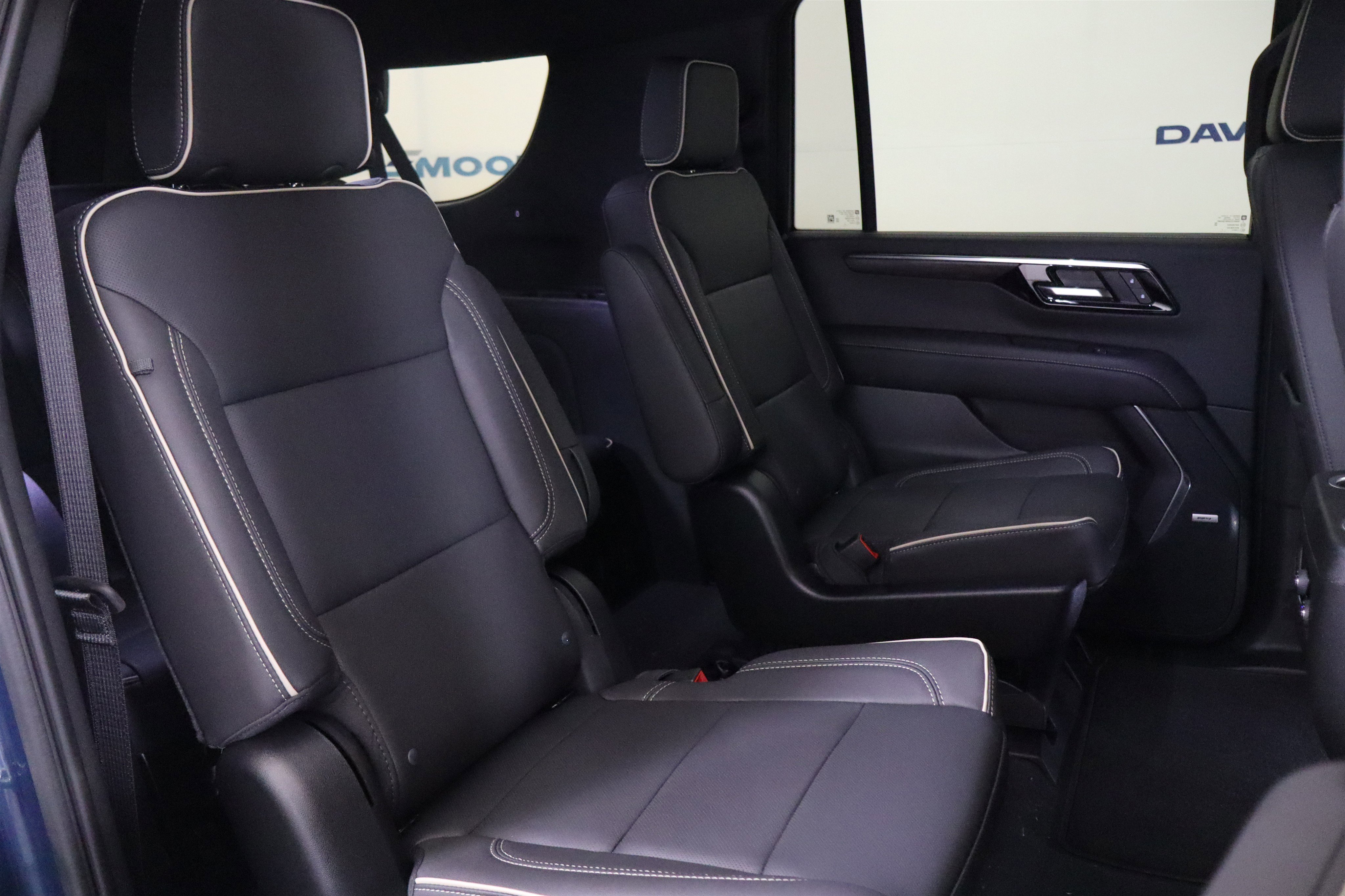 New 2025 Chevrolet Suburban Premier image 21