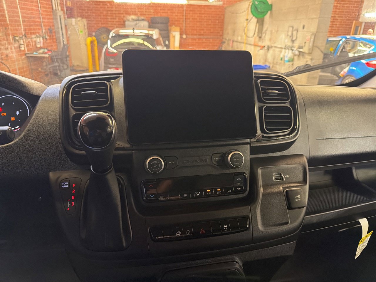 New 2026 RAM ProMaster 2500 w/ Premium Convenience Group FWD image 19