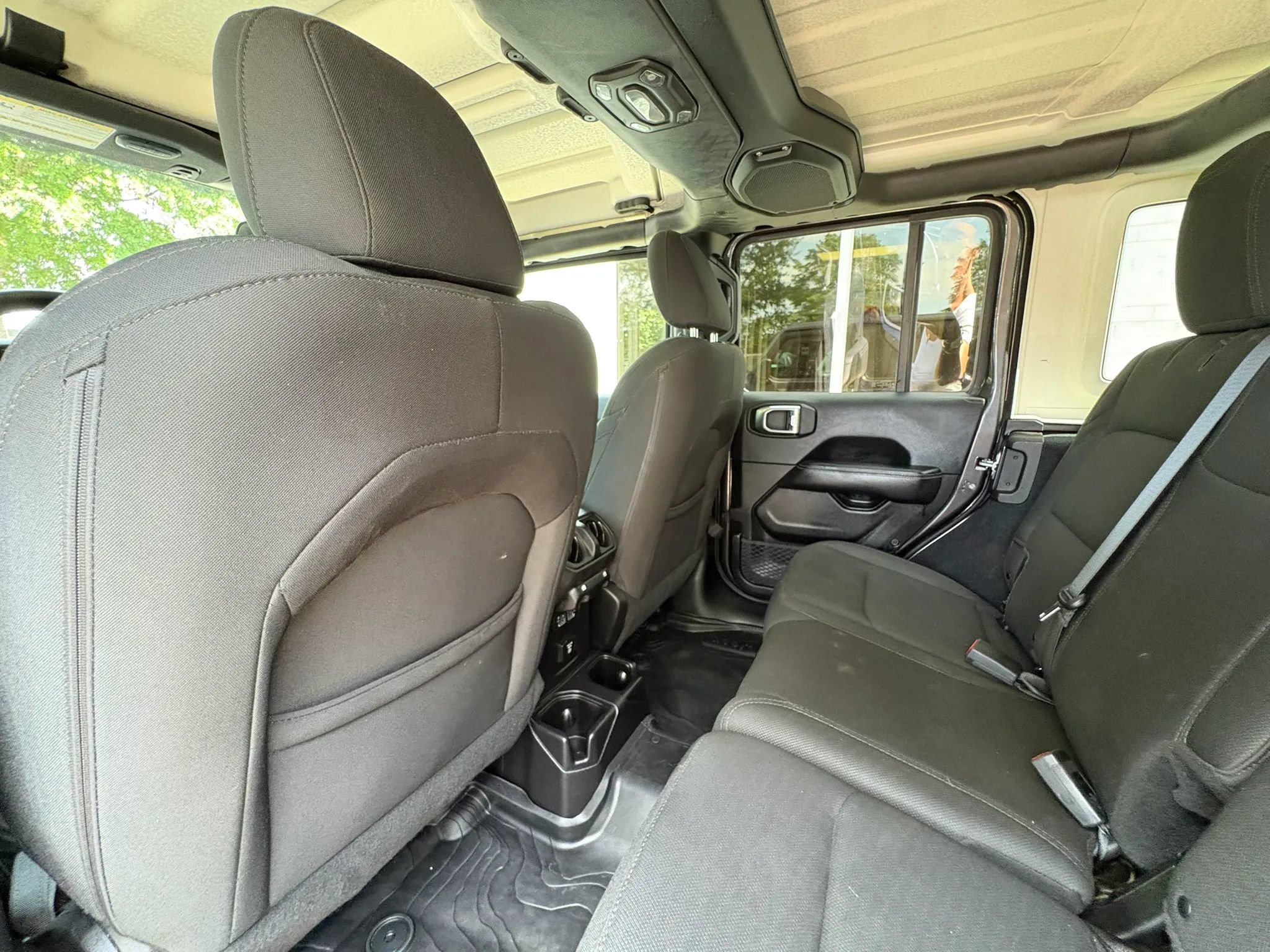 Used 2019 Jeep Wrangler Unlimited Sahara w/ LED Lighting Group AWD/4WD image 26