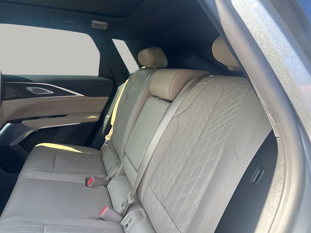 New 2026 Cadillac Lyriq Signature Luxury w/ Nappa Leather Package image 17