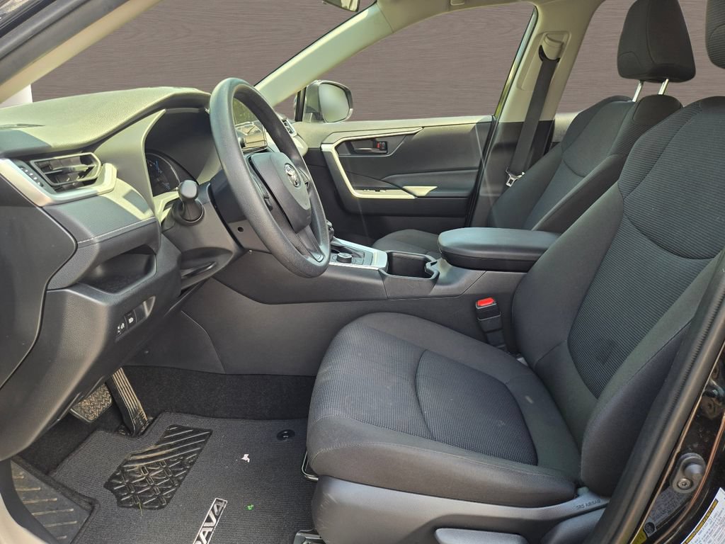 Used 2025 Toyota RAV4 LE AWD/4WD image 21