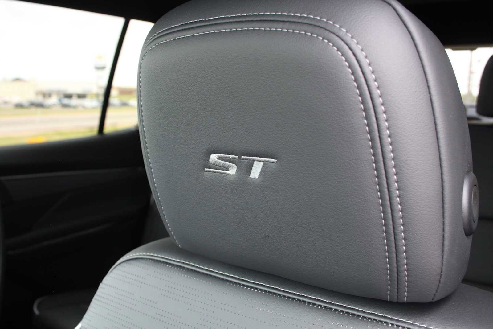 New 2026 Buick Enclave Sport Touring w/ Power Package image 28