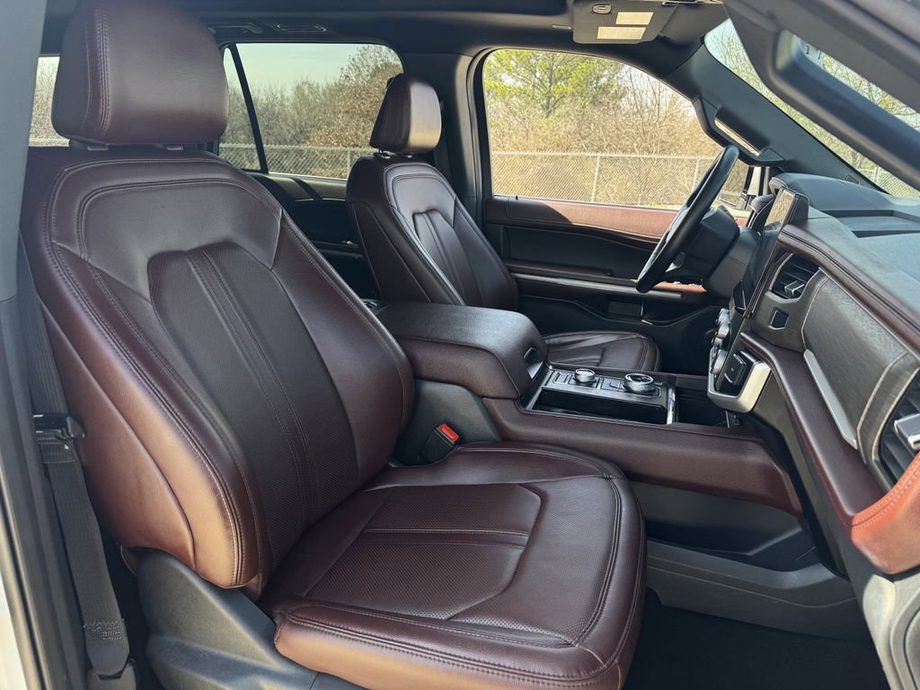 Used 2023 Ford Expedition Limited image 26