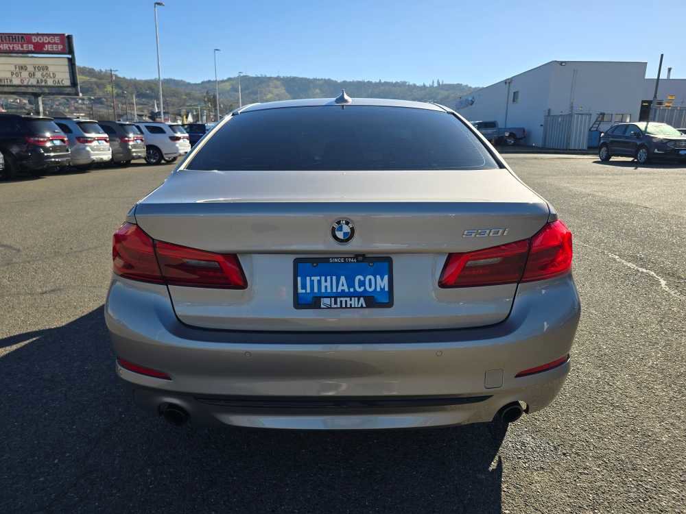 Used 2018 BMW 530i w/ Premium Package image 4