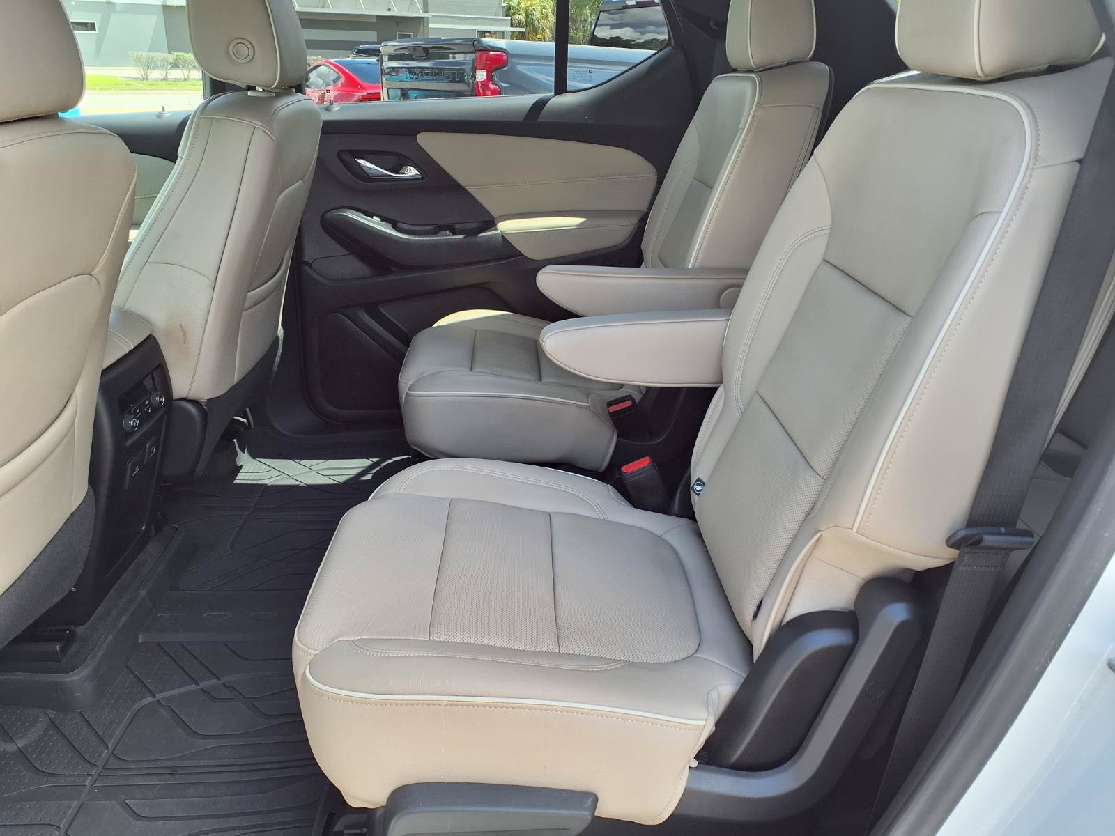Certified 2023 Chevrolet Traverse Premier FWD image 16