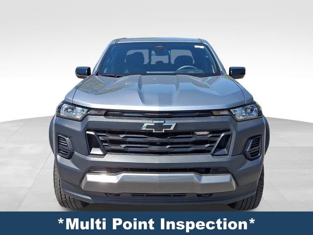 Used 2024 Chevrolet Colorado Trail Boss w/ Technology Package AWD/4WD image 3