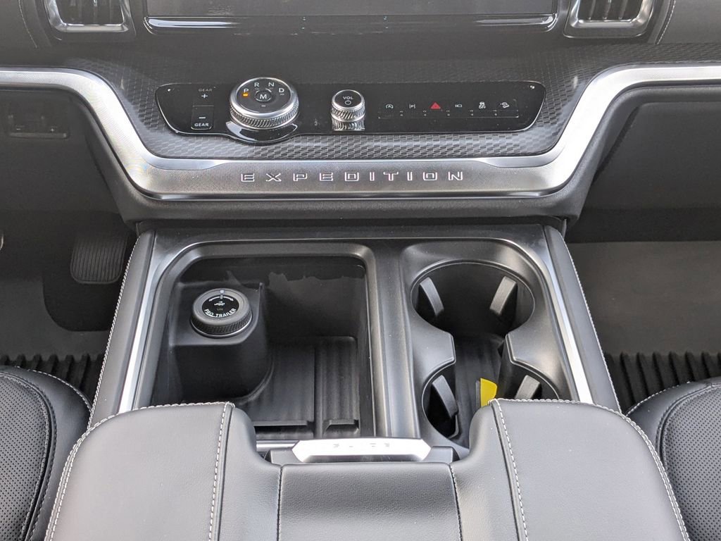 New 2026 Ford Expedition Platinum w/ Stealth Performance Package image 21