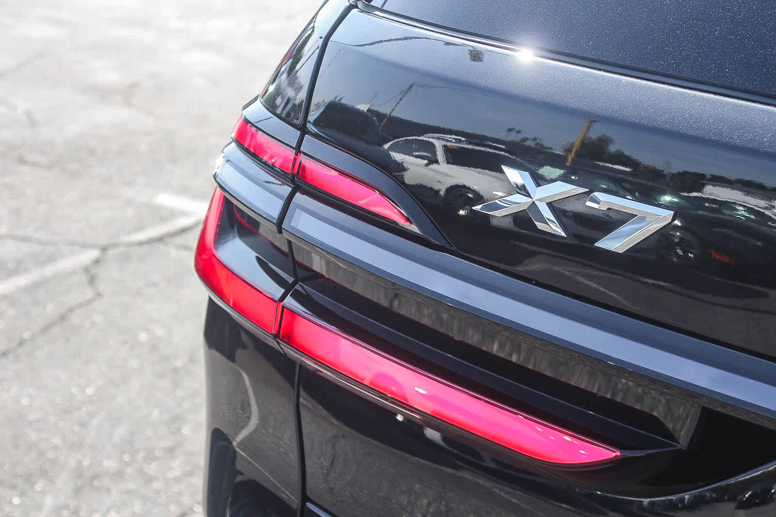 Used 2024 BMW X7 xDrive40i w/ M Sport Package image 7