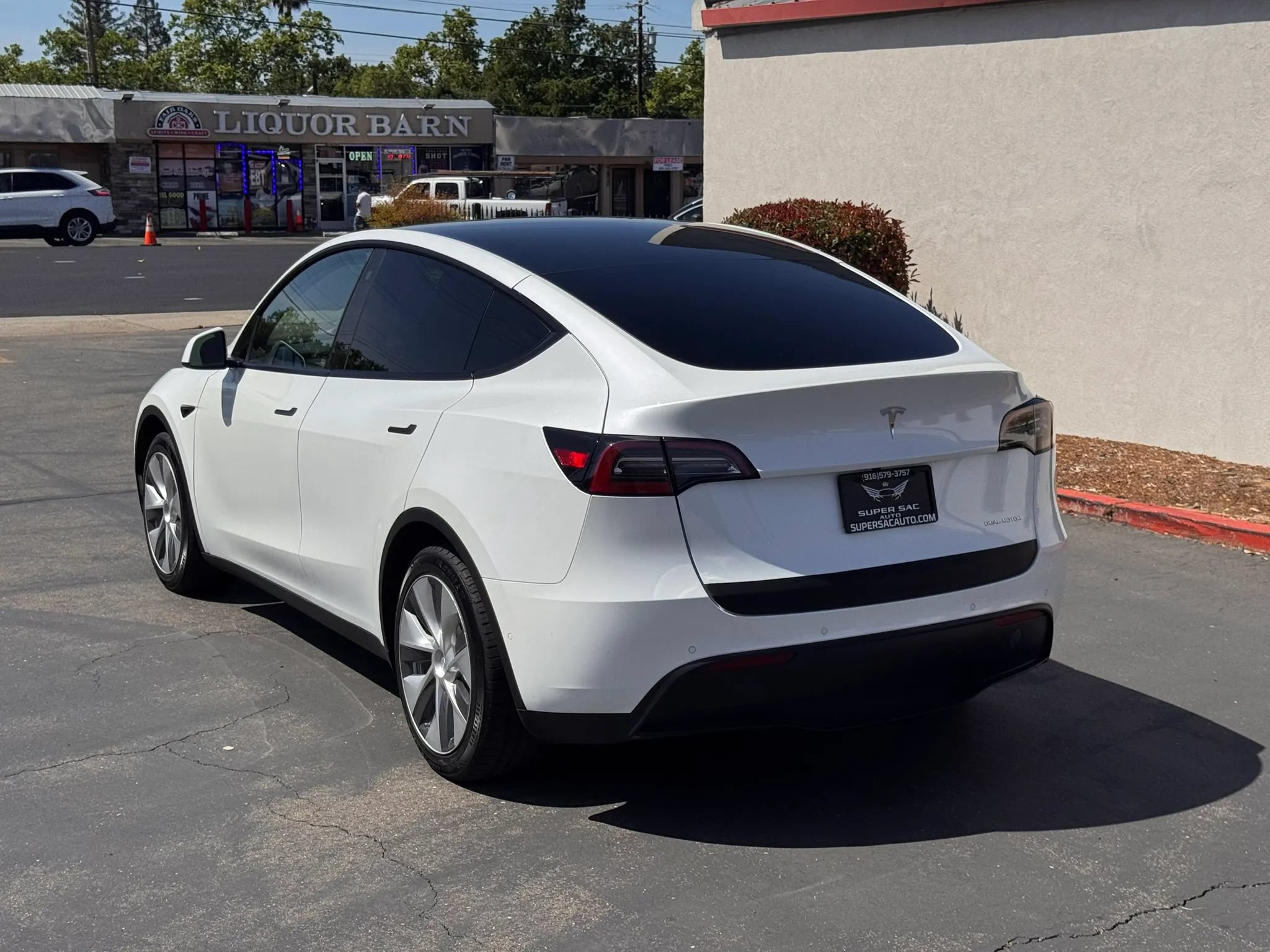 Used 2021 Tesla Model Y Long Range AWD/4WD image 4