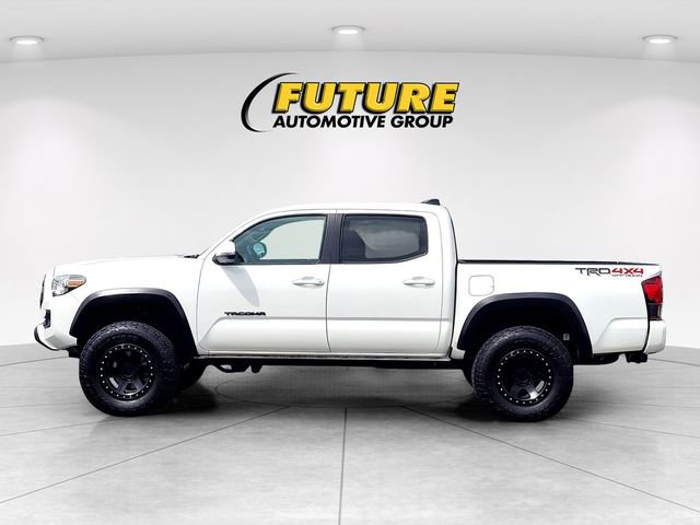 Used 2019 Toyota Tacoma TRD Off-Road w/ Technology Package AWD/4WD image 7