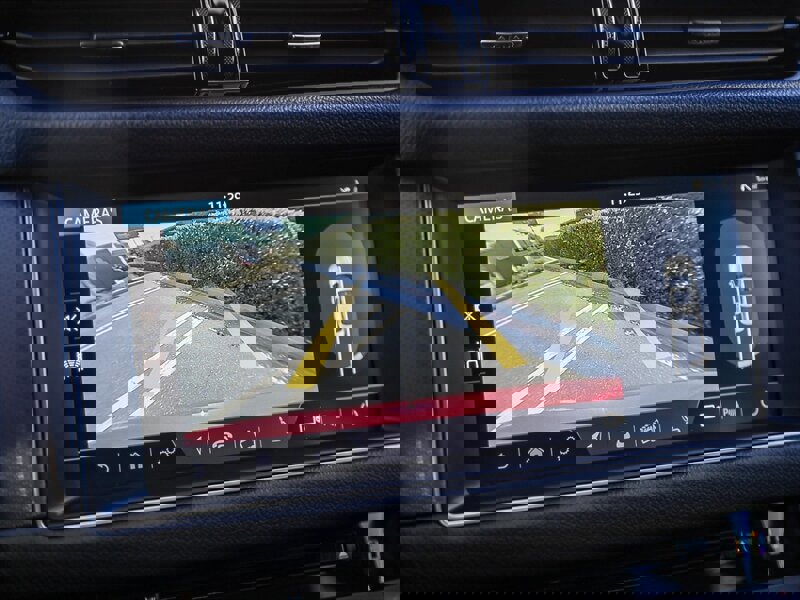 Used 2017 Jaguar XF R-Sport image 31