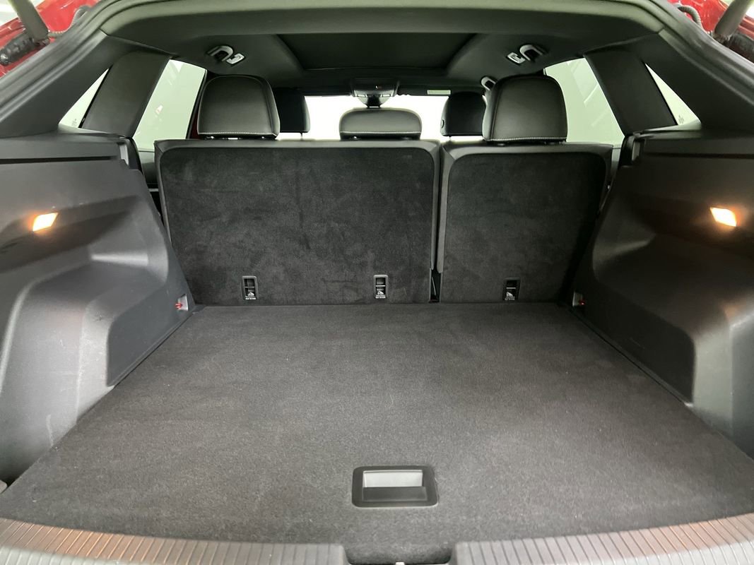 Used 2020 Volkswagen Atlas Cross Sport SEL image 28