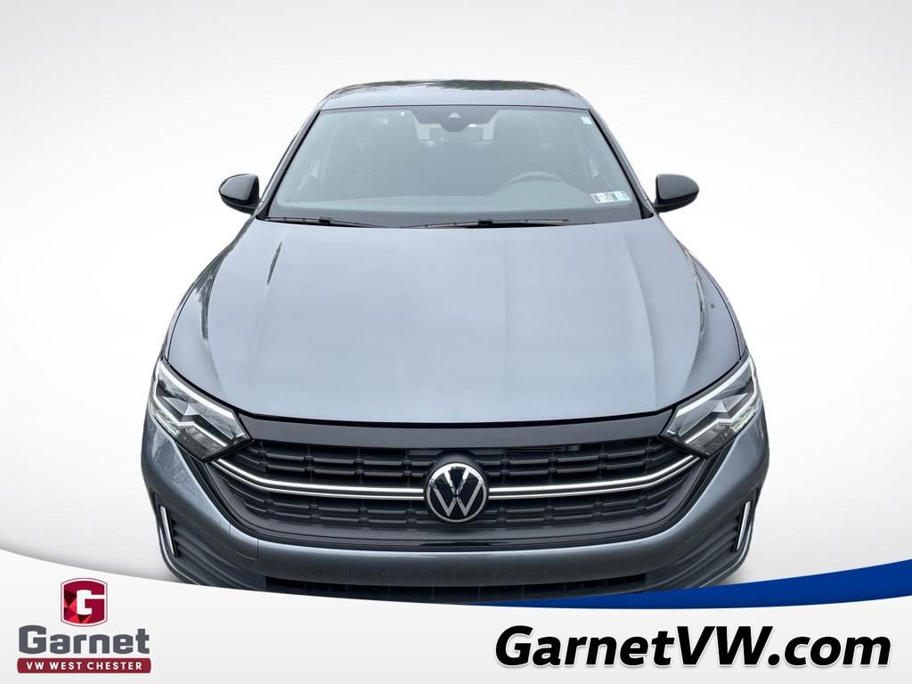 Used 2024 Volkswagen Jetta Sport image 9